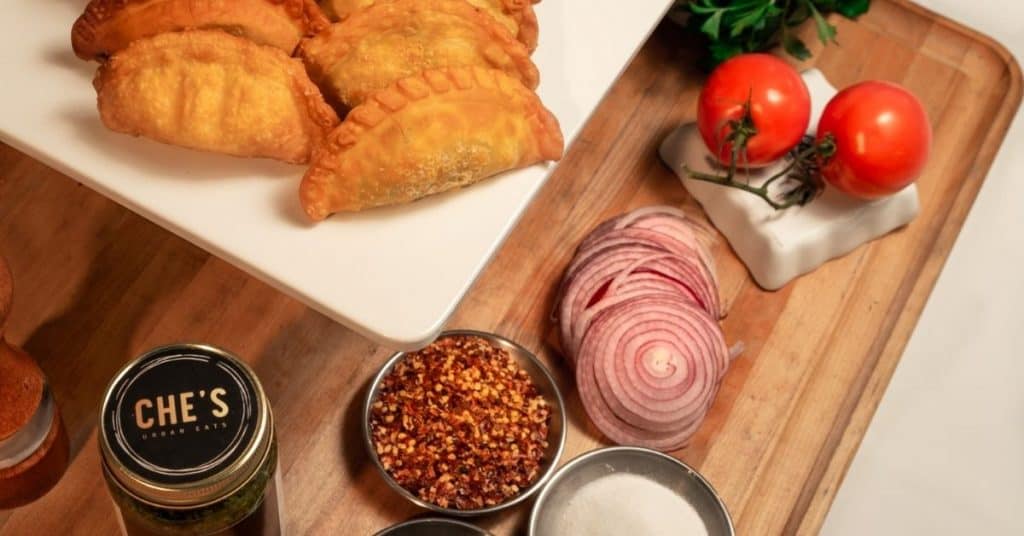 Social media content promoting Che's Urban Eats, a food truck business offering delicious food with the authentic Argentinian flare | www.lojomarketing.com